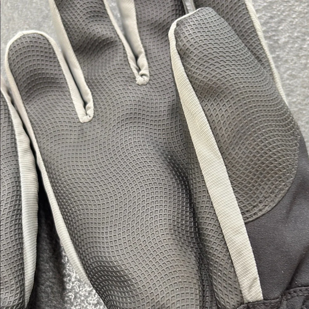 EUC Kid’s Rossignol Black and Gray Winter Gloves XL